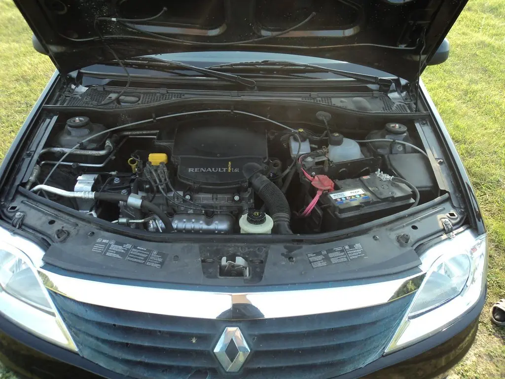 Отзыв Renault 1.6 16v (2009 г.)