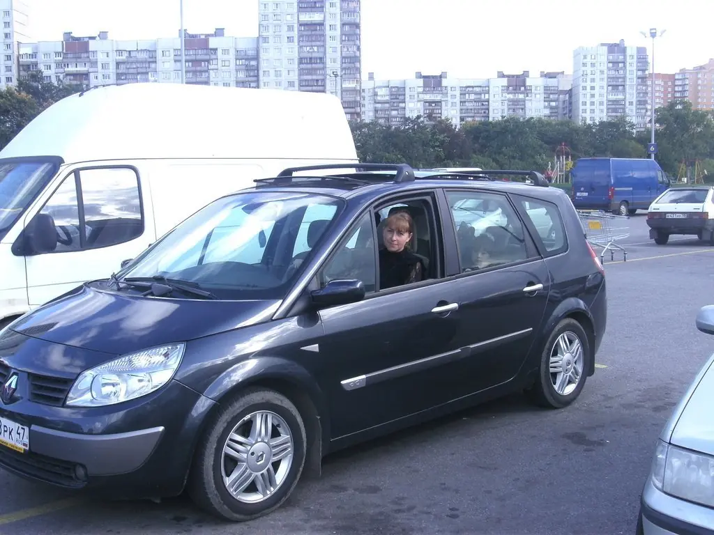 Продажа Renault Grand Scenic в России