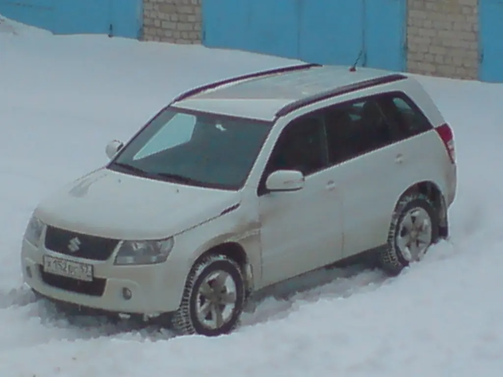 Двойной тест: RAV4 и Grand Vitara