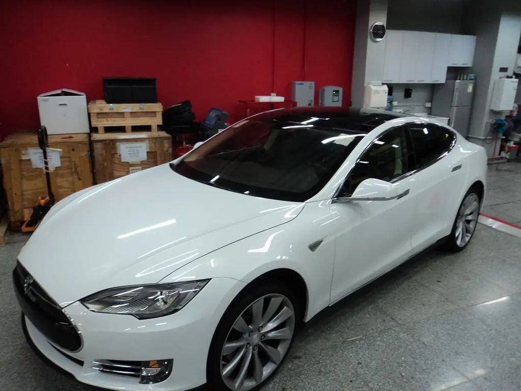 куплю tesla model s в украине