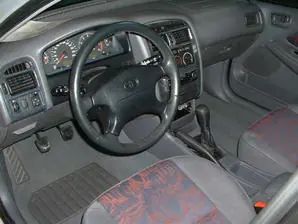 Toyota Avensis, 1999