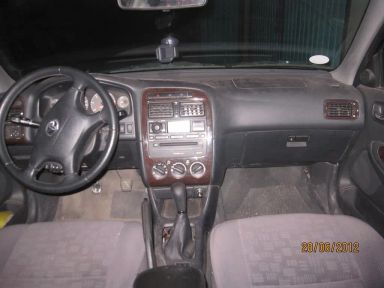 Toyota Avensis, 2002