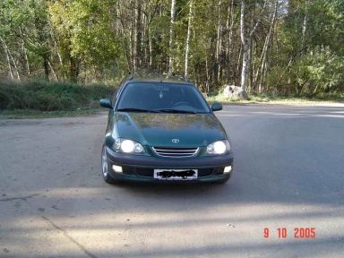 Toyota Avensis, 1998