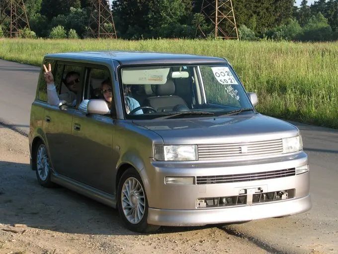 Столик toyota bb