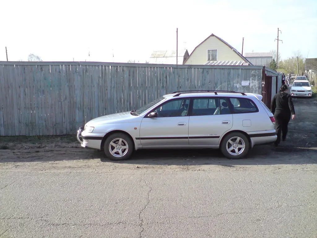 Toyota Caldina 1996 год, Приветствую всех кто читает мой отзыв, перламутр,  комплектация автомобиля 2.0 TZ 4WD, бензин, полный привод, коробка автомат