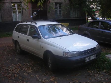 Toyota Caldina 1997 - отзыв владельца