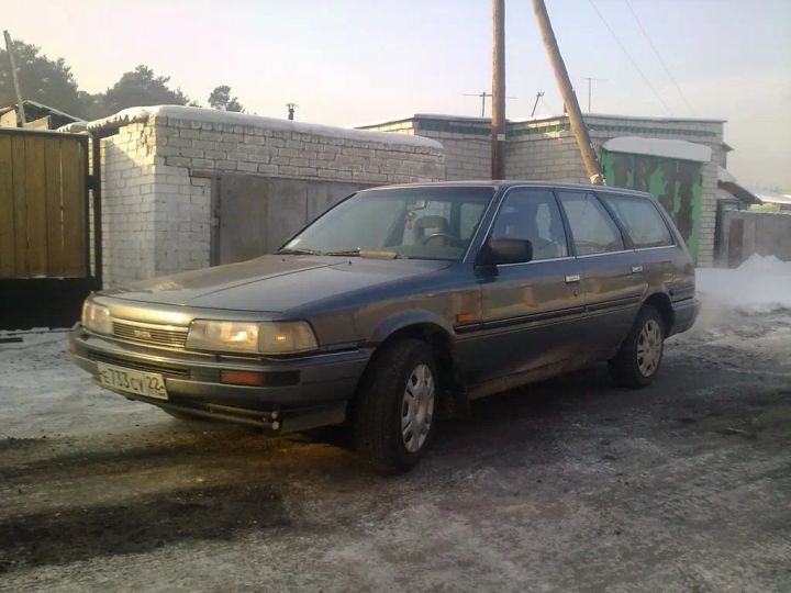 Toyota Camry 1987 универсал