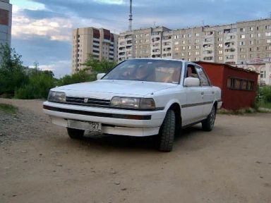 Toyota Camry, 1990