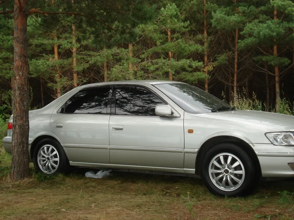 Тойота Камри VI седан, 09.2001 — 06.2004