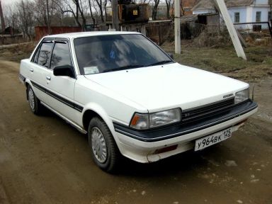 Toyota Carina, 1985