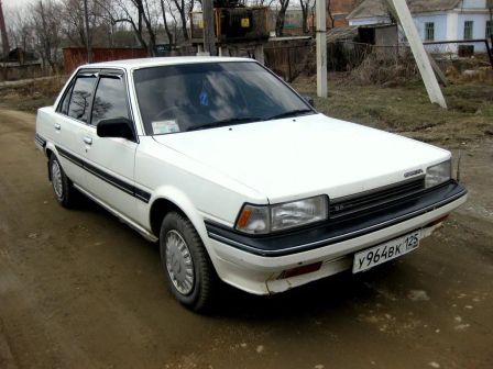 Toyota Carina 1985 - отзыв владельца