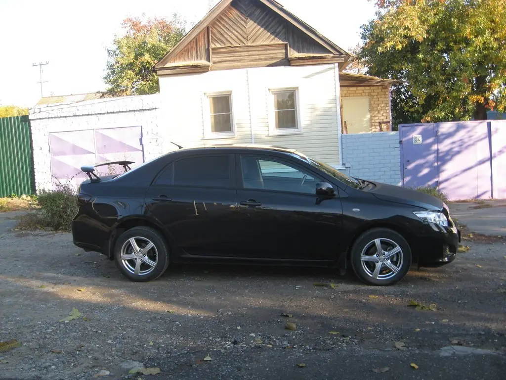 Toyota Corolla 2008, Машину приобрел недавно, до нее была нива, потом опель  фронтера спорт, кузов седан, руль левый, привод передний, мкпп