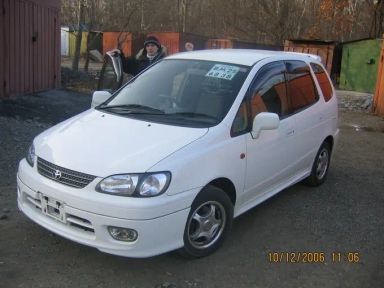 Toyota Corolla Spacio, 2000