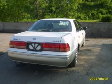 Toyota Crown, 1999