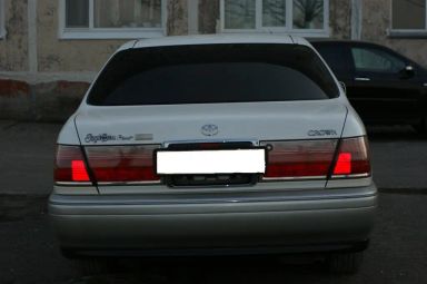 Toyota Crown, 2001