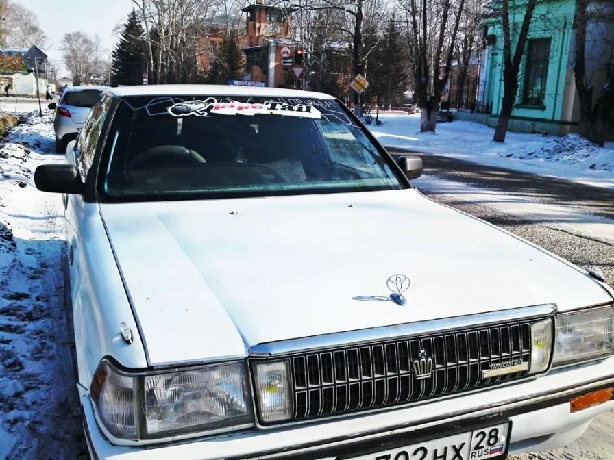 1988 отзывы. Тойота Краун 88 года. Toyota Crown, 1988 г. Тойота Краун 1988 года автомат 2 литра. Тойота Кроун 1988 года дрифт.