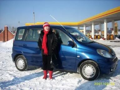Toyota Funcargo, 2000
