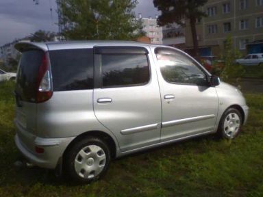 Toyota Funcargo, 2002