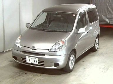Toyota Funcargo 2001   |   09.03.2009.