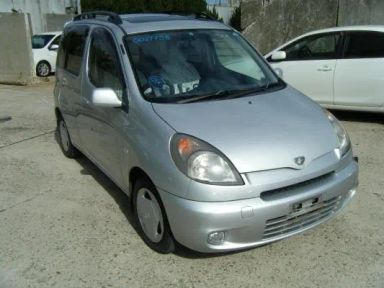 Toyota Funcargo, 2001