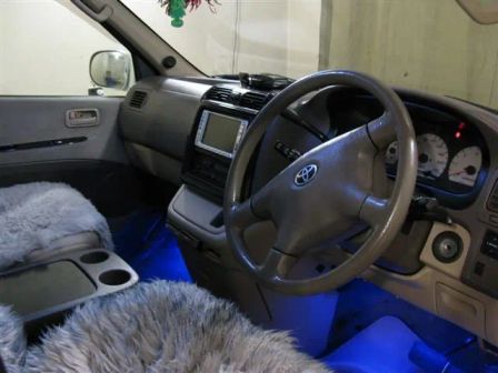 Toyota Grand Hiace 2000 - отзыв владельца