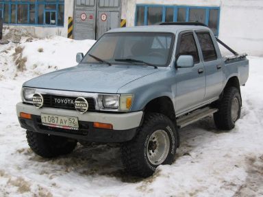 Toyota Hilux 1989   |   29.12.2009.