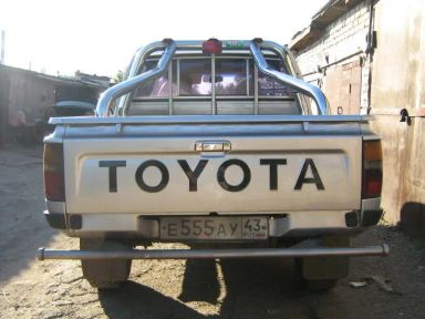 Toyota Hilux, 1990