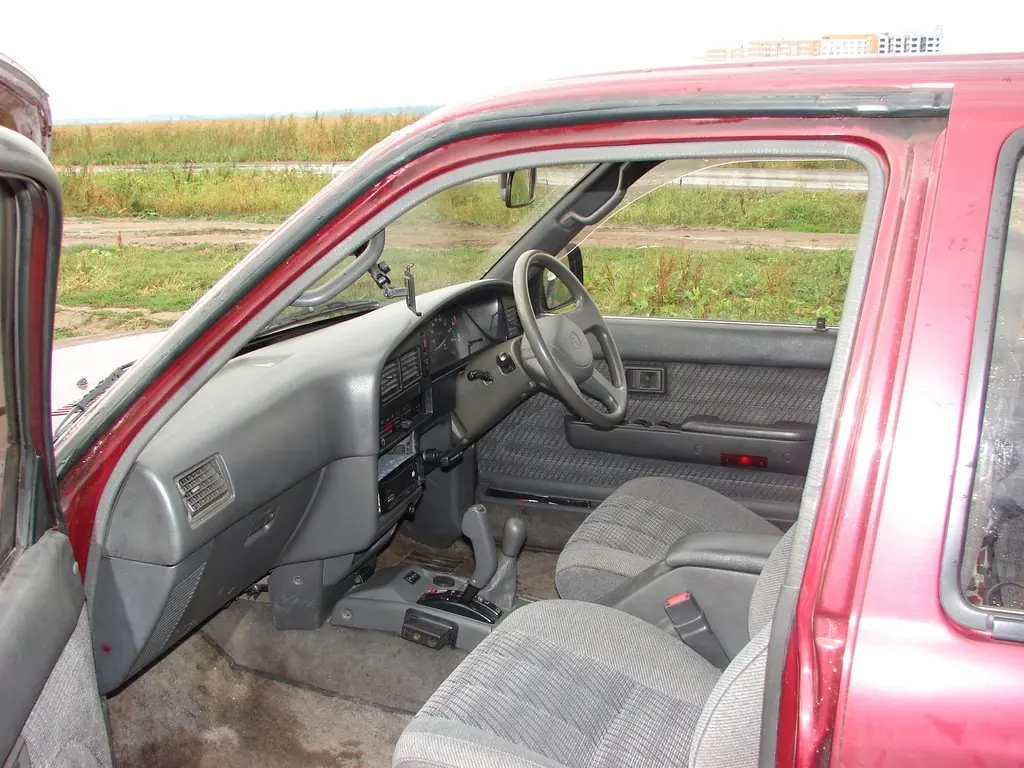 Toyota Hilux Surf 1992, 2.5 литра, Доброго времени суток, читатель, акпп,  4wd