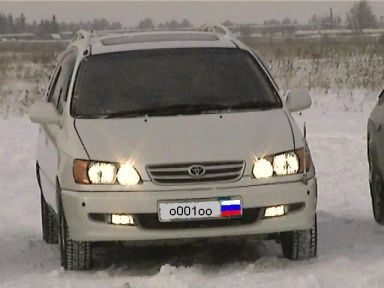 Toyota Ipsum, 1999