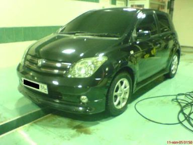 Toyota ist, 2002