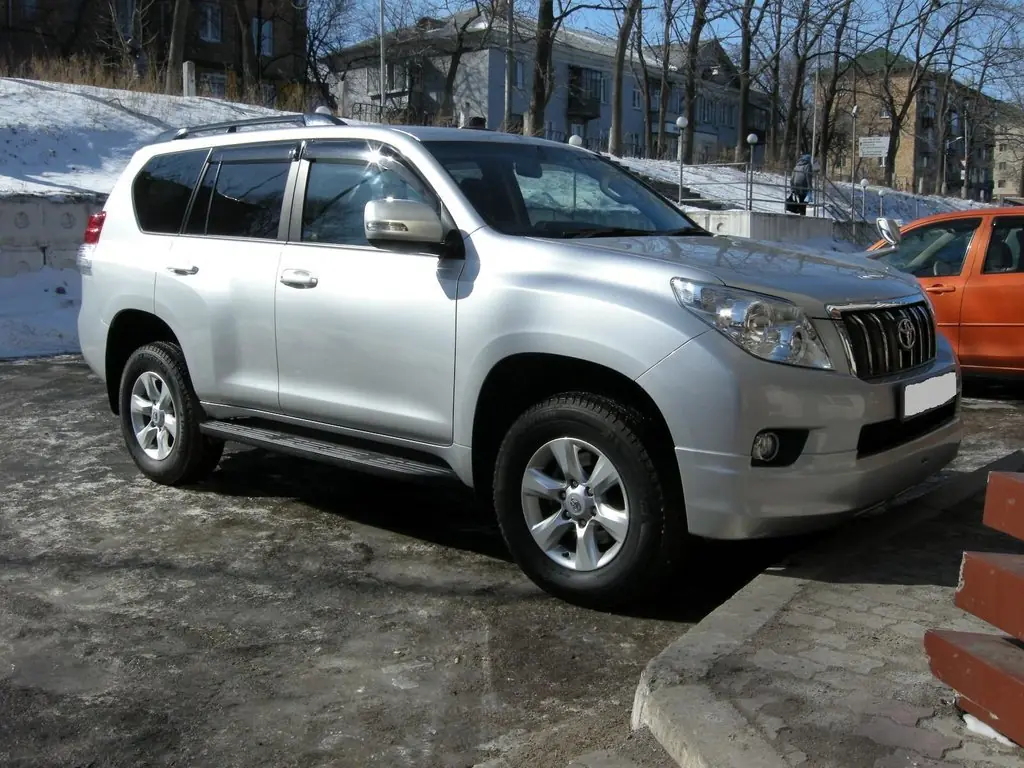 Купил прадо 2.7 бензин. Toyota Prado 2010. Prado 2.7. Тойота ленд Крузер Прадо 2010 года. Land Cruiser Prado 2.7.