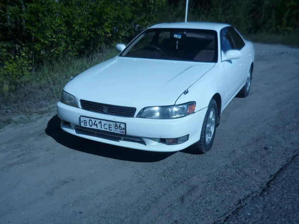 Toyota Mark II 1993, Доброго времени суток всем, АКПП, бензиновый  двигатель, руль правый, Нижневартовск