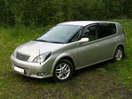 Toyota Opa 2001 -  