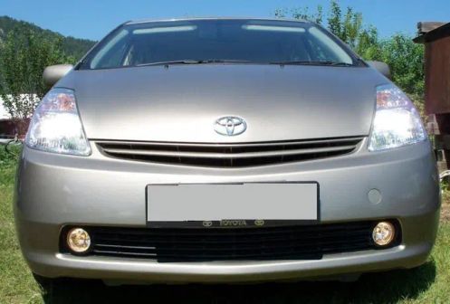 Toyota Prius 2004 - отзыв владельца