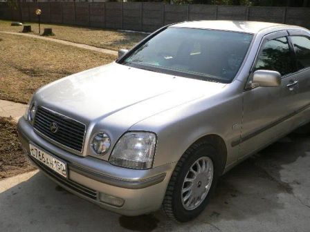 Toyota Progres 2000 -  
