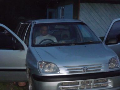 Toyota Raum, 1998