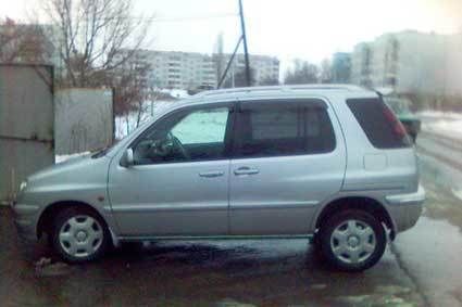 Toyota Raum 1998 -  