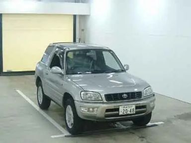 Toyota RAV4, 2000