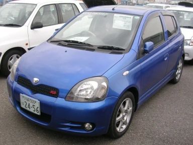 Toyota Vitz, 2001