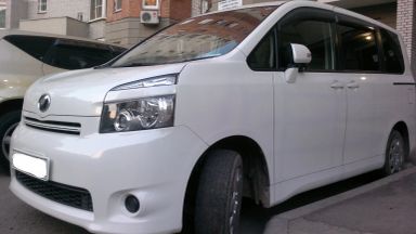 Toyota Voxy, 2007
