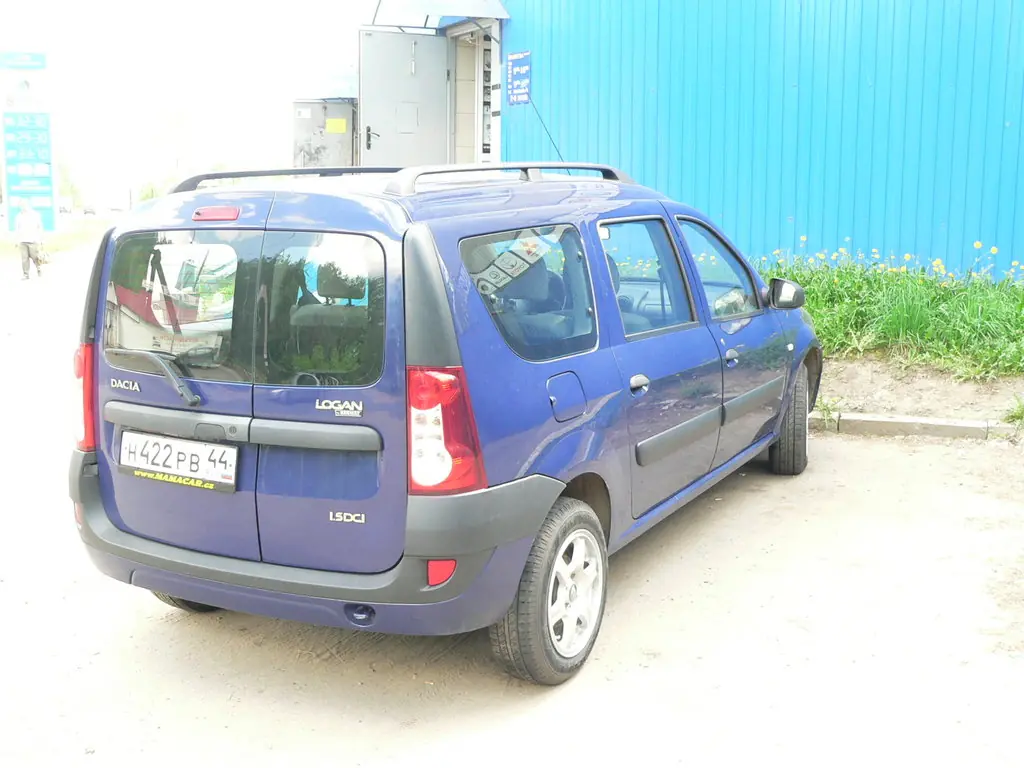 Дачия Логан МСВ 2007, 1.5л., Dacia Logan MCV 1.5 cdi в семиместной  комплектации - отличный семейный, кузов MCV, коробка механическая mt,  расход 5-7 литров на 100км