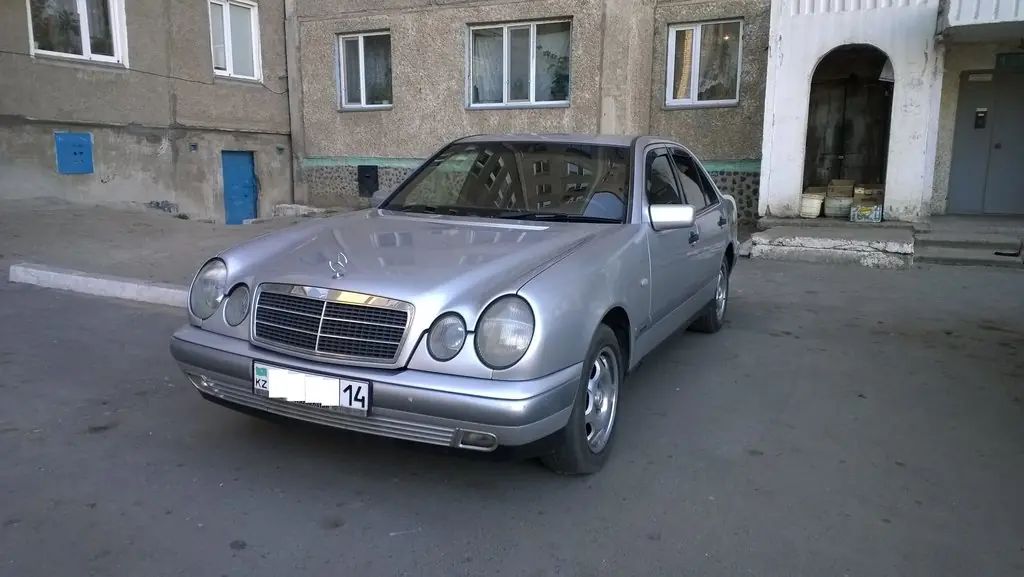 Мерседес е230