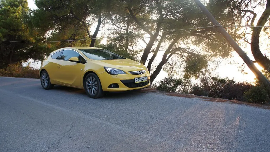 Снятие заднего сиденья Opel Astra GTC. Подголовник опель астра h. Чем официалы, лучше сам! пересвет салона является продуктом GM