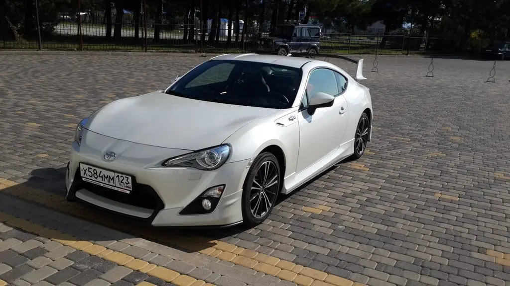 Тойота gt86 белая