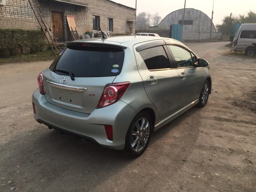 toyota platz 2011 год