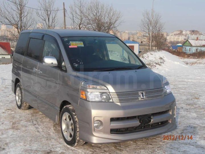 Toyota Voxy 2007