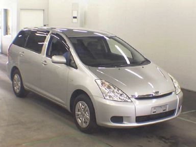 Toyota Wish, 2005