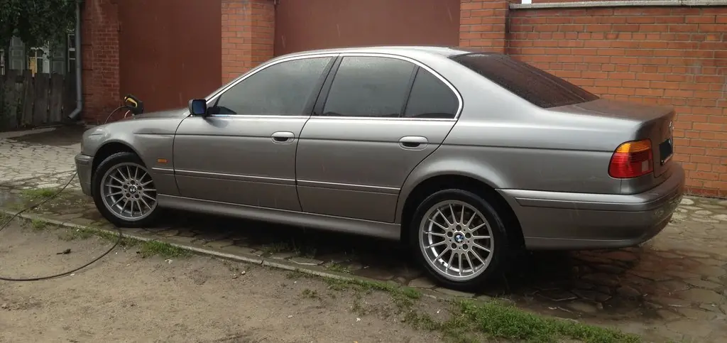 BMW 5-Series 2002 г.в., 2.5 литра, Доброго времени суток, Новосибирск,  мощность двигателя 192 л.с., коробка автомат, бензин, комплектация Buisness