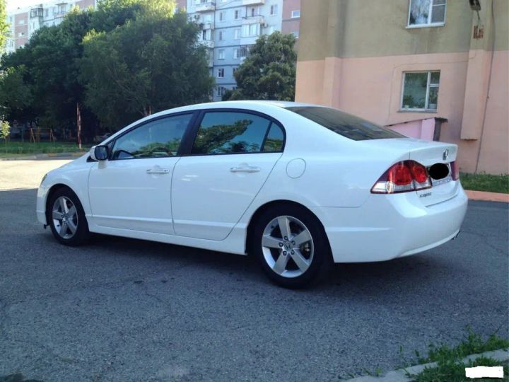 Honda Civic 2008 Р±РµР»С‹Р№