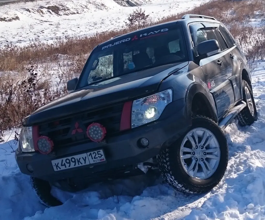 Mitsubishi Pajero 2013, Описывать терзания выбора автомобиля не буду, 200  л.с., полный привод, расход 11-18 л/100 км, Приморье, бензин, левый руль,  автомат AT